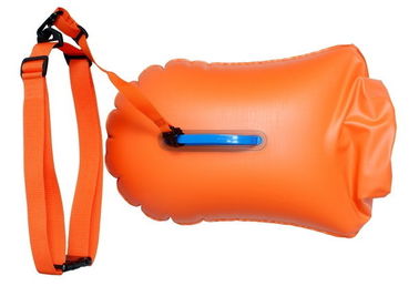 開放水域の水泳のための明るいオレンジ乾燥した袋の膨脹可能でより安全なスイマーのブイ