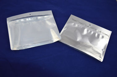 Alu ホイルのゆとりのジッパーの袋の包装は洗面用品を擁護します